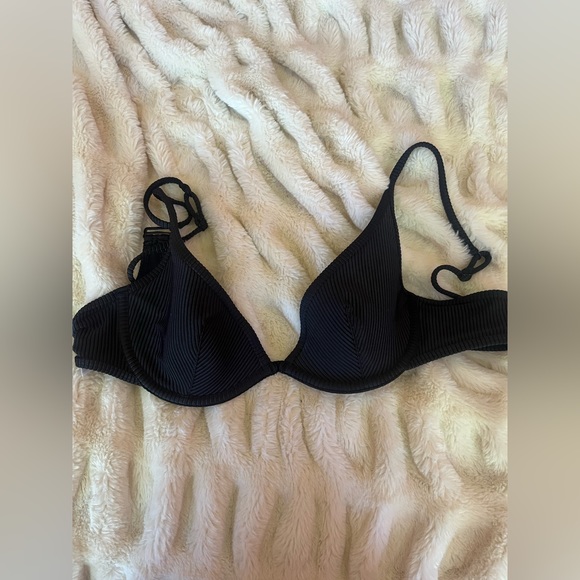 BNWOT La Senza new black underwire bikini top - Picture 2 of 6